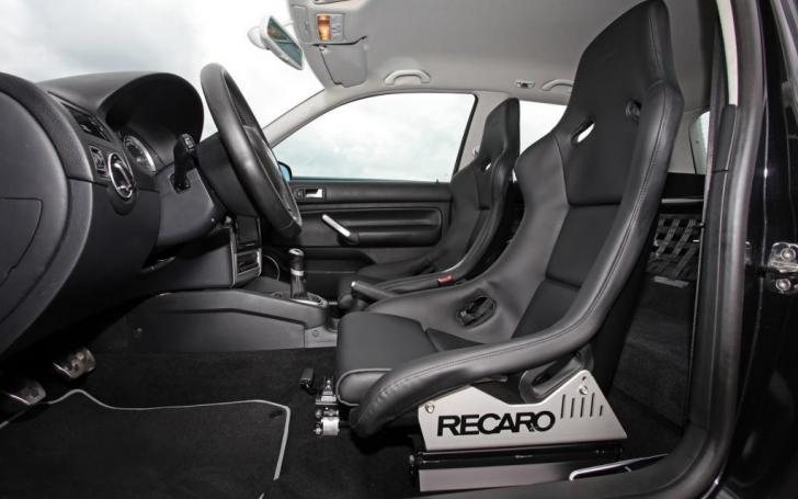 VW Golf R32 HPerformance/Gamintojo nuotrauka