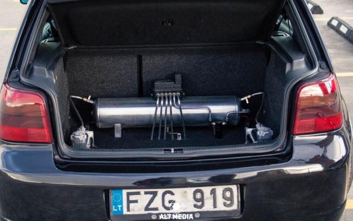 VW Golf Mk4/ALT Media nuotrauka