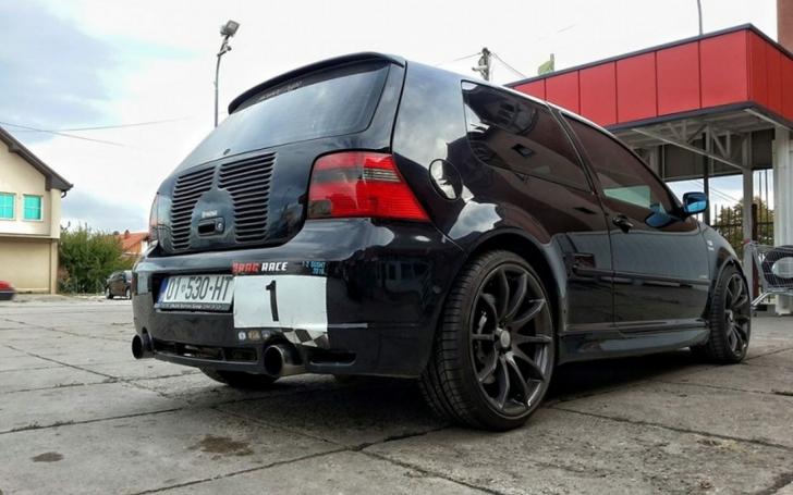 VW Golf/Facebook nuotrauka